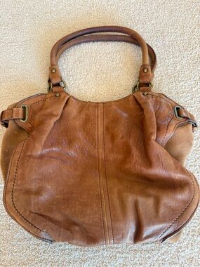 Classic Tan Leather Hobo Bag - Elegant Everyday Carry